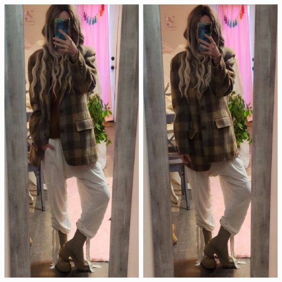 Vintage Jackets & Blazers - VINTAGE INCREDIBLE Plaid Wool Blazer Coat Or Jacket Mens Or Womens